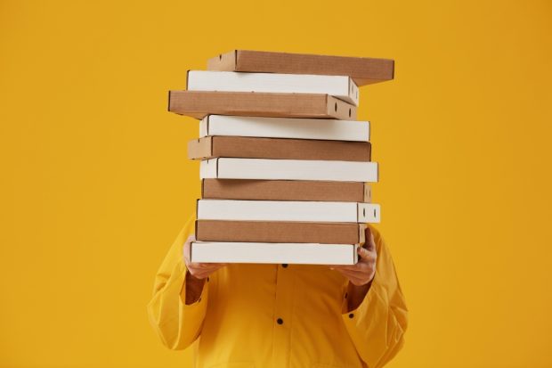 Cum reîncălzești pizza – cuptor sau microunde?