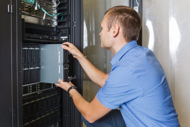 Externalizarea serviciilor IT – cheie pentru eficiență și securitate în afaceri moderne