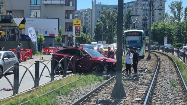 Traficul tramvaiului 41 blocat aproape o oră și jumătate pe Șoseaua Virtuții din cauza unui accident