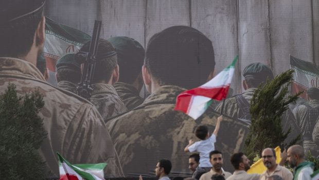 Iranul transmite în direct exerciții cu ținte reprezentându-i pe Trump și Netanyahu, iar Gărzile Revoluționare recrutează copii