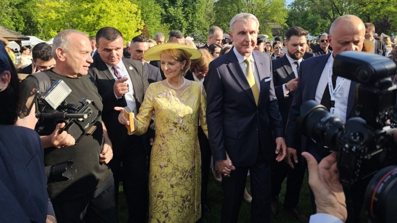 Poza pentru articolul Câteva mii de invitați, inclusiv politicieni, au celebrat Ziua Regalității de 10 Mai printr-un Garden Party la Palatul Elisabeta