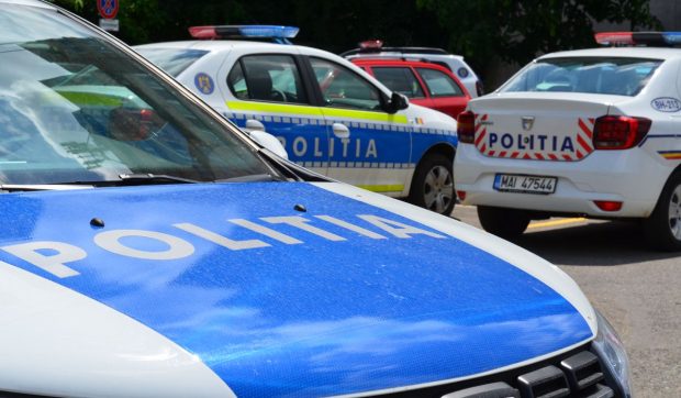 Patru polițiști din București plasați în arest la domiciliu după ce au primit mită pentru a mușamaliza un accident