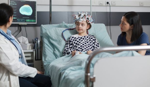 Dr. Eugenia Roza, semnal de alarmă: „Ne străduim să facem rost de ele împreună cu familiile!” Criza medicamentelor care pune în pericol copiii cu epilepsie