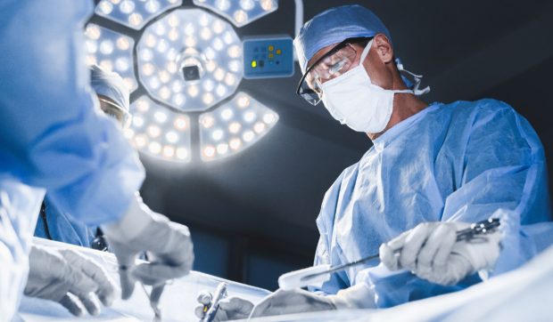 Un bărbat a murit după ce medicul i-a îndepărtat ficatul în loc de splină: „Nu am putut observa diferența”