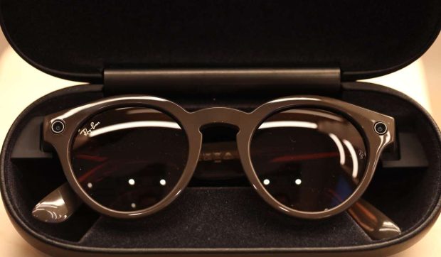 Meta vrea ca tu să te joci pe ochelarii cu realitate augmentată Ray-Ban Display