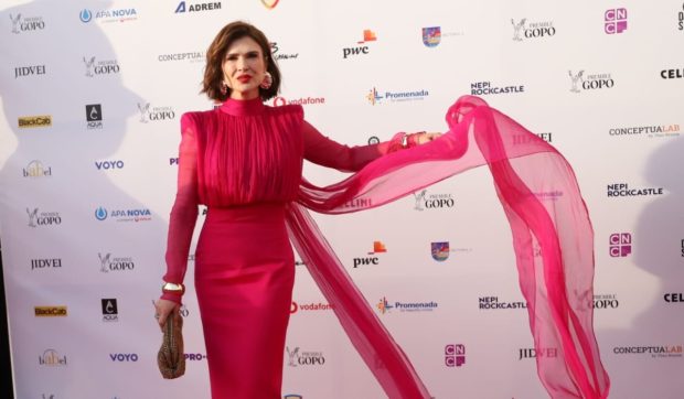 Imagine Stire Monica Bîrlădeanu, schimbare radicală de look pentru Premiile Gopo 2026. Cum a apărut actrița pe covorul roșu | 2review.ro