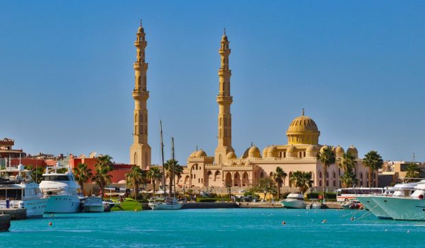 Hurghada, o destinație pentru toate categoriile de turiști. Ce activități poți face acolo singur, cu copilul și în grup
