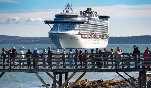 Epidemie de norovirus afectează peste 100 de persoane la bordul navei de croazieră Caribbean Princess