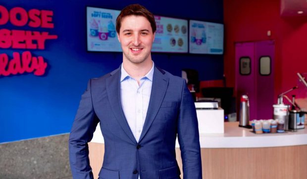 Cum a transformat un tânăr antreprenor un magazin de iaurt înghețat din New York într-un brand de succes național
