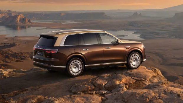SUV-ul inteligent Aito M9, dotat cu tehnologie Huawei, atrage 50.000 de precomenzi înainte de lansare