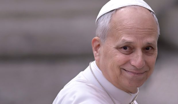 Papa Leon a sunat la bancă să își schimbe adresa și numărul, dar operatorul nu l-a crezut și i-a închis telefonul