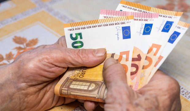 Cum poate ajunge un pensionar să ia peste 4.500 de euro pensie dacă depășește 40 de ani de muncă, în Slovenia