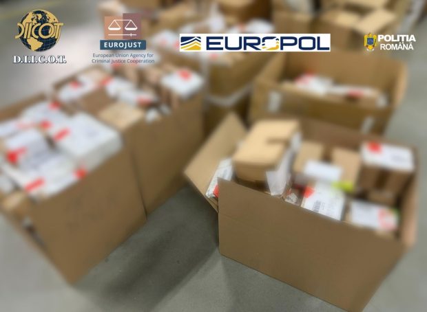 Rețea internațională de „medicamente-fantomă” destructurată de DIICOT. Prejudiciu uriaș de aproape 190 de milioane de euro din suplimente false