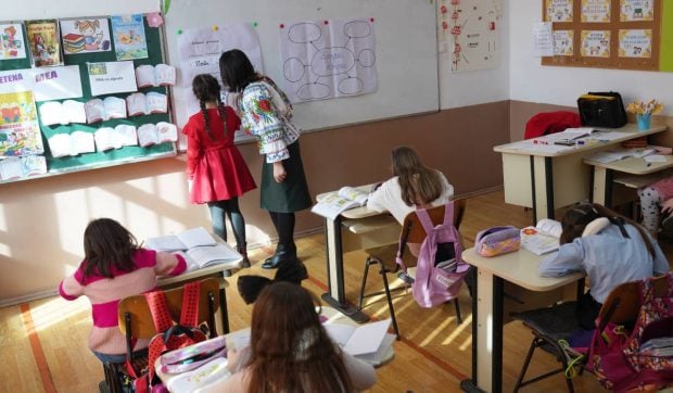 Săptămână cu doar trei zile de școală pentru elevi, din cauza sărbătorilor naționale