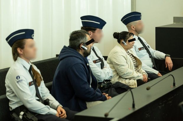 Părinții vitregi ai copilului Raul, găsit mort într-o valiză în Belgia, acceptă sentința de 30 de ani de închisoare fără apel