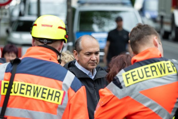 Primarul din Gorlitz a stat alături de mama fetei de 26 de ani găsită fără viață sub dărâmături: „A fost important că am putut comunica în română”