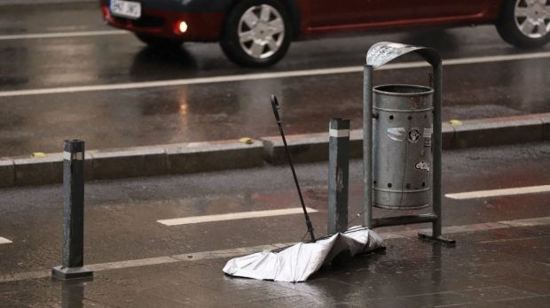 Vremea în perioada 11 mai – 7 iunie 2026: urmează zile reci și ploi multe. Când scăpăm de vremea capricioasă