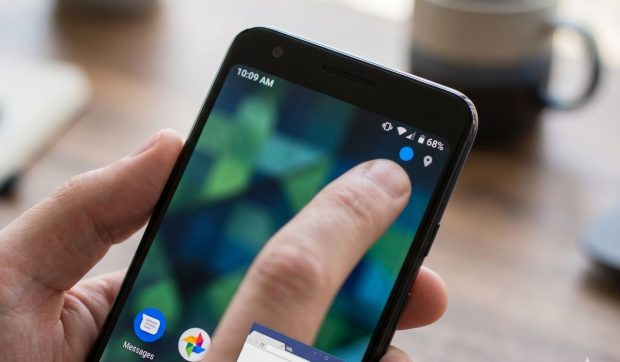 Android introduce un nou indicator vizual: ce semnifică punctul albastru din bara de stare