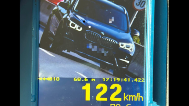 Un șofer începător de BMW a trăit cu impresia că nu există limită de viteză în localitate și a rămas patru luni fără permis, în Constanța
