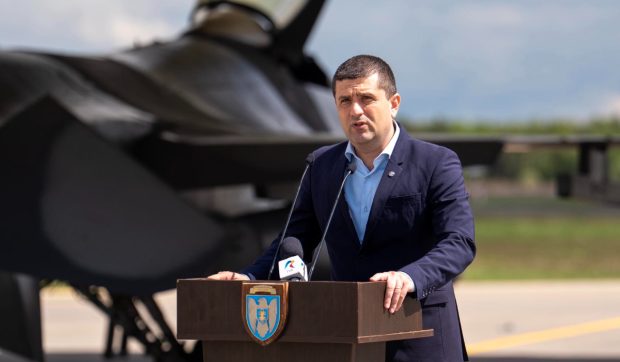 Avionul ministrului Radu Miruță, vizat de bruiaj GPS în timpul zborului spre Lituania