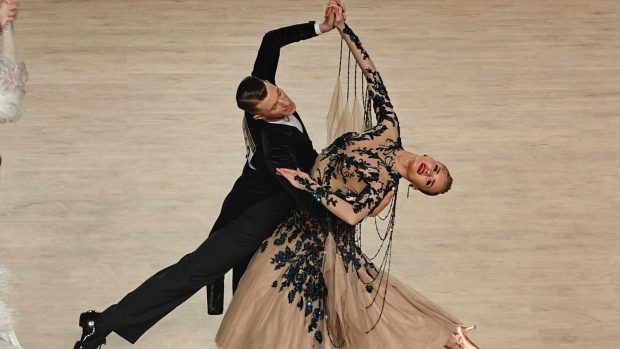 Rareș Cojoc și Andreea Matei, patronii dansului sportiv mondial, au câștigat și Campionatul European! Triumful din insula Mallorca îi trimite în legendă, fiind singurul titlu major care le lipsea din palmares