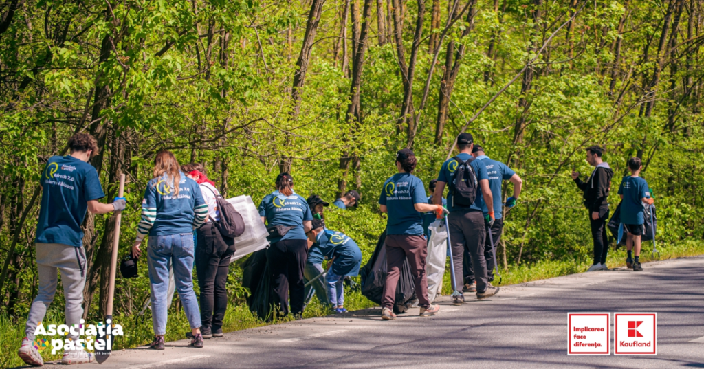 Asociația pastel și Kaufland România au intervenit cu 80 de voluntari în Pădurea Râioasa, pentru o acțiune de ecologizare