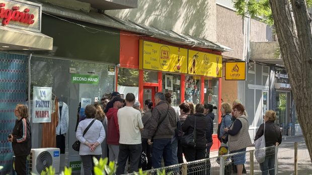 Magazinele second-hand, destinația preferată a românilor în căutare de haine accesibile și de calitate