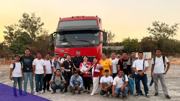 600 de șoferi de TIR filipinezi vin să lucreze în România, angajatorii plătesc până la 3.500 de euro pentru dosarul fiecăruia