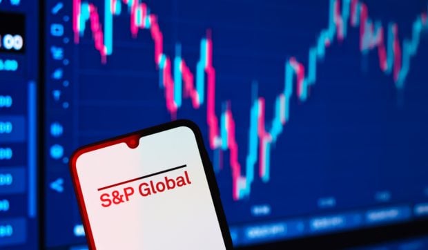 S&P Global avertizează că România riscă retrogradarea ratingului dacă blocajul guvernamental se prelungește