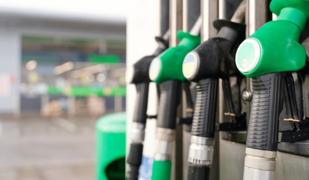 Benzina și motorina s-au scumpit și în Bulgaria. Cât plătesc vecinii din sud față de șoferii români