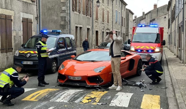 A închiriat un Lamborghini la 21 de ani, iar un simplu limitator de viteză i-a adus o notă de plată uriașă