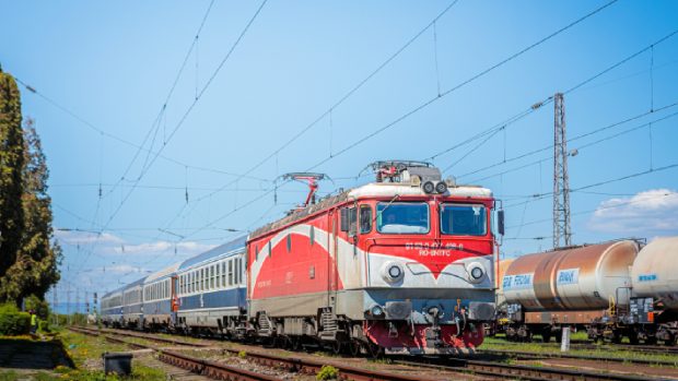 Un tren CFR a parcurs 11 kilometri în două ore și a ajuns la destinație cu 98 de minute întârziere