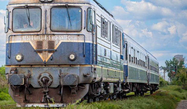 Bărbat din Oradea condamnat după ce a furat piese din frânele unor vagoane CFR