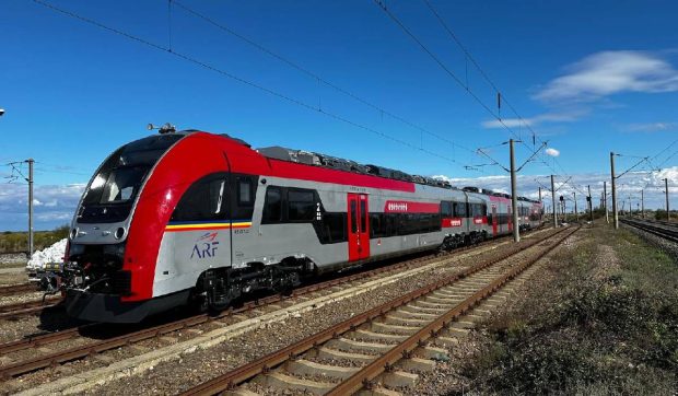 Autoritatea pentru Reformă Feroviară riscă un contract de 2 miliarde lei din cauza problemelor cu asigurările și gestionarea trenurilor