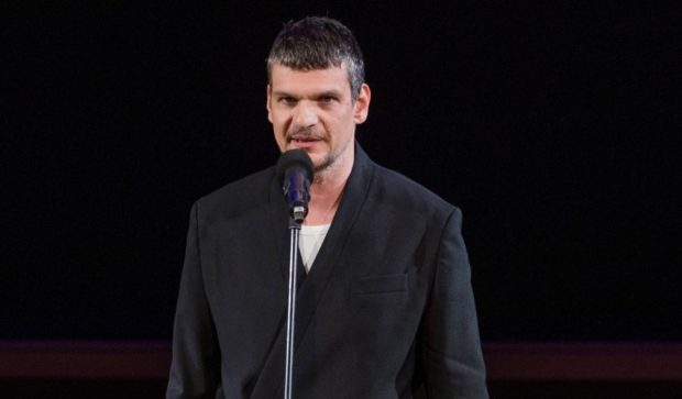 Imagine Stire Tudor Chirilă, câștigător la Gala Premiilor Radio România Cultural 2026. Ce trofeu a primit artistul | 2review.ro