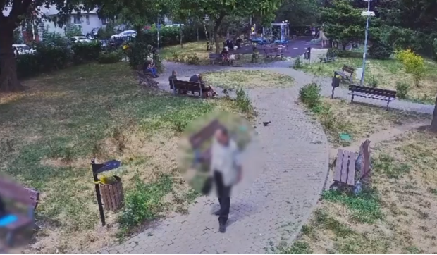 Un pensionar de 91 de ani, reținut pentru agresiuni sexuale asupra adolescentelor în autobuzele din București