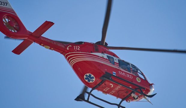 Un buldoexcavator a explodat din senin în Brașov: Un bărbat a murit, iar altul a fost rănit grav