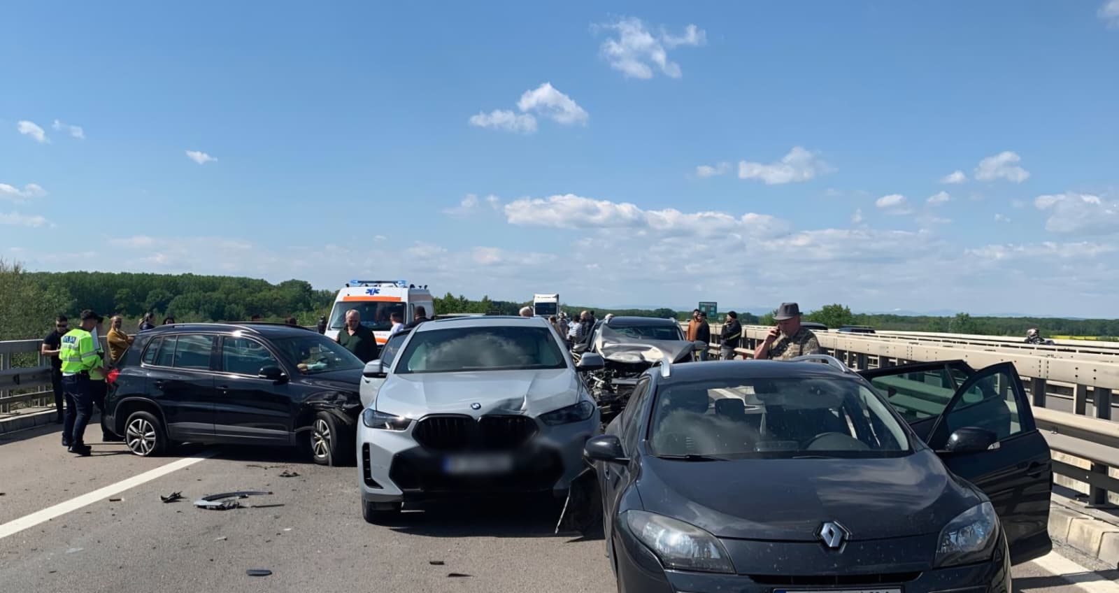 Carambol pe A3: șapte mașini implicate, o persoană rănită, traficul deviat pe DN1 — image 1