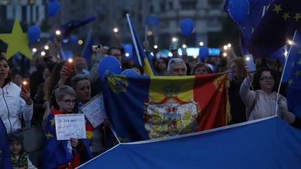 Marș pro-Europa la București: Participare redusă și apeluri pentru unitate în ziua Europei
