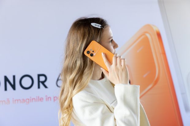 Studiu HONOR:  1 din 3 români ratează momente importante din cauza telefonului și 8 din 10 români au avut cel puțin un accident cu telefonul în ultimii doi ani 