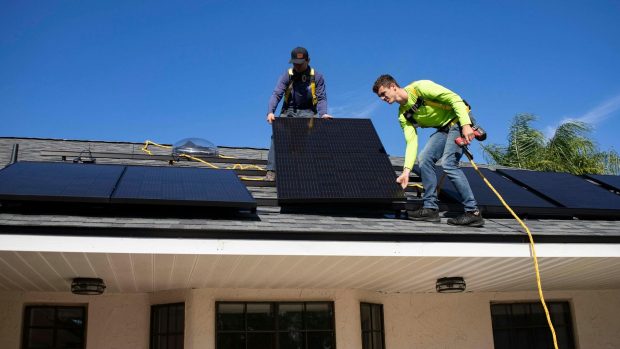 Cum transformă bateriile pentru panouri fotovoltaice energia solară în confort zilnic și independență energetică