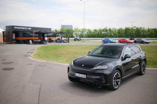 Porsche Cayenne Electric, show de forță și tehnologie în premieră la Academia Titi Aur