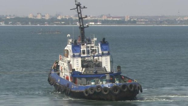 Trupul unui marinar găsit în timpul ridicării remorcherului scufundat Astana în Marea Neagră