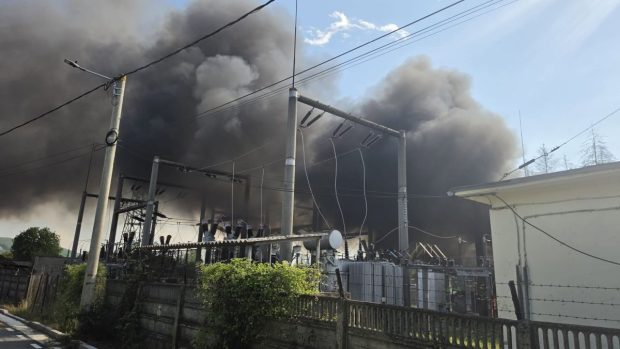 Incendiu la transformator în Pucioasa: 50 de persoane evacuate și intervenție a pompierilor