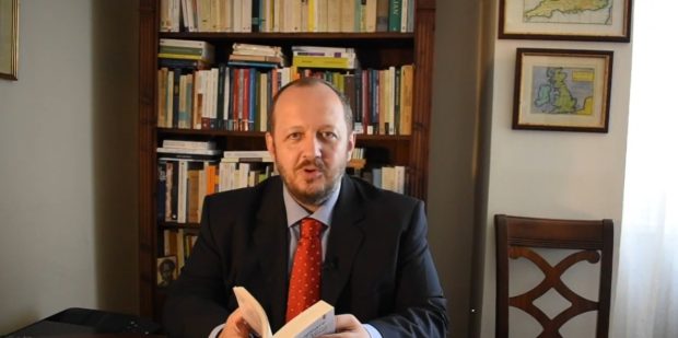Adrian Papahagi s-a răzgândit și refuză funcția de ministru 