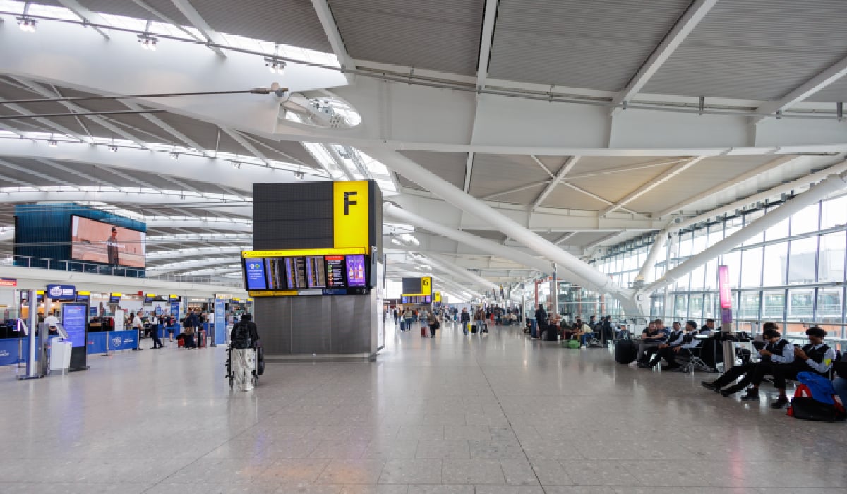 Poza pentru articolul Cozi kilometrice, haos și ore lungi de așteptare pe aeroporturile din UE: „Dacă ați vrut Brexit”