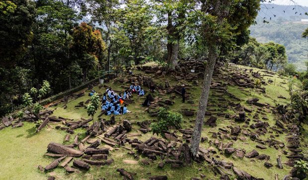 Gunung Padang din Indonezia – Misterul celei mai vechi posibile piramide a lumii