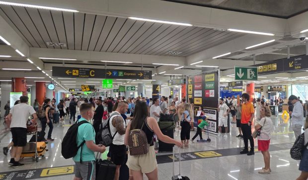 Angajații aeroportului Palma de Mallorca intră în grevă pentru următoarele 24 de ore, din cauza lipsei de personal