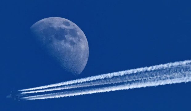 Cinci pasageri răniți după ce un avion Eurowings a fost destabilizat de vârtejul unui Airbus A380 Emirates