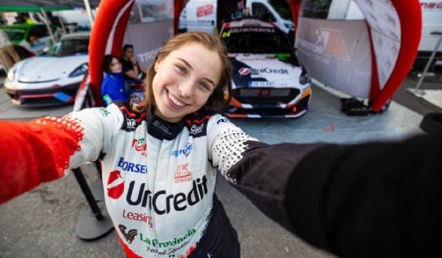Alexandra Teslovan, speranța tânără a motorsportului românesc, debutează în Super Rally Alba Iulia